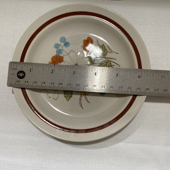 Four Seasons ‘Early Summer’ Pattern Dessert Plates (set of 4) - Picture 3 of 3